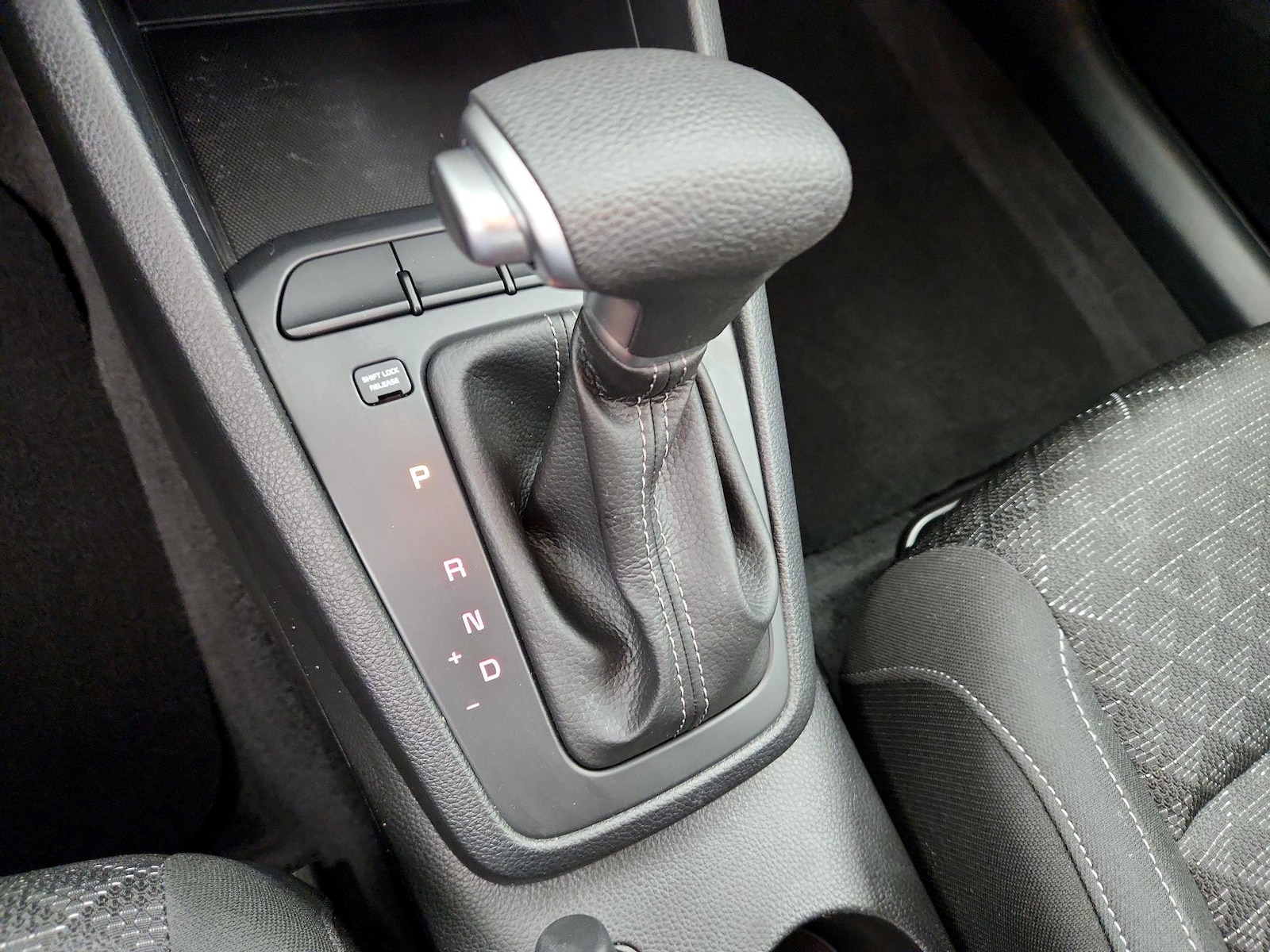 2021 Kia Rio S - Photo 18