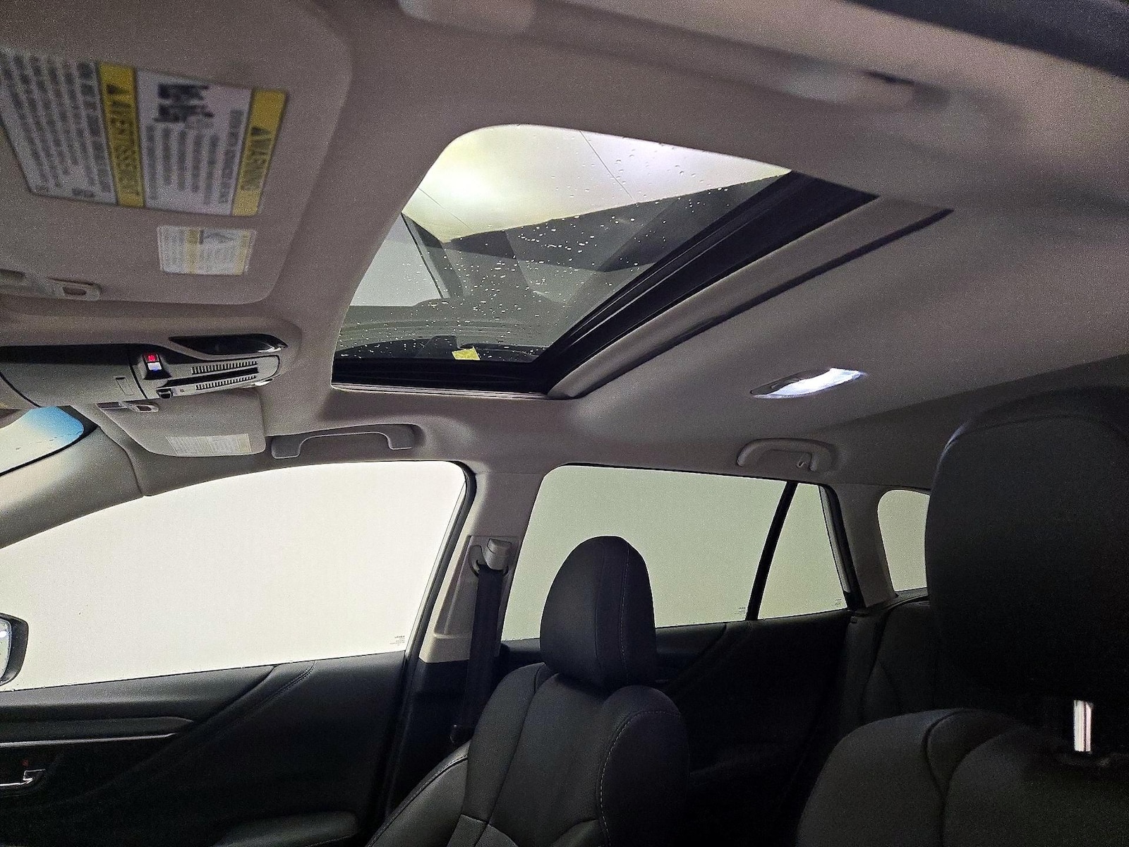 Sunroof(s) & Overhead Airbags