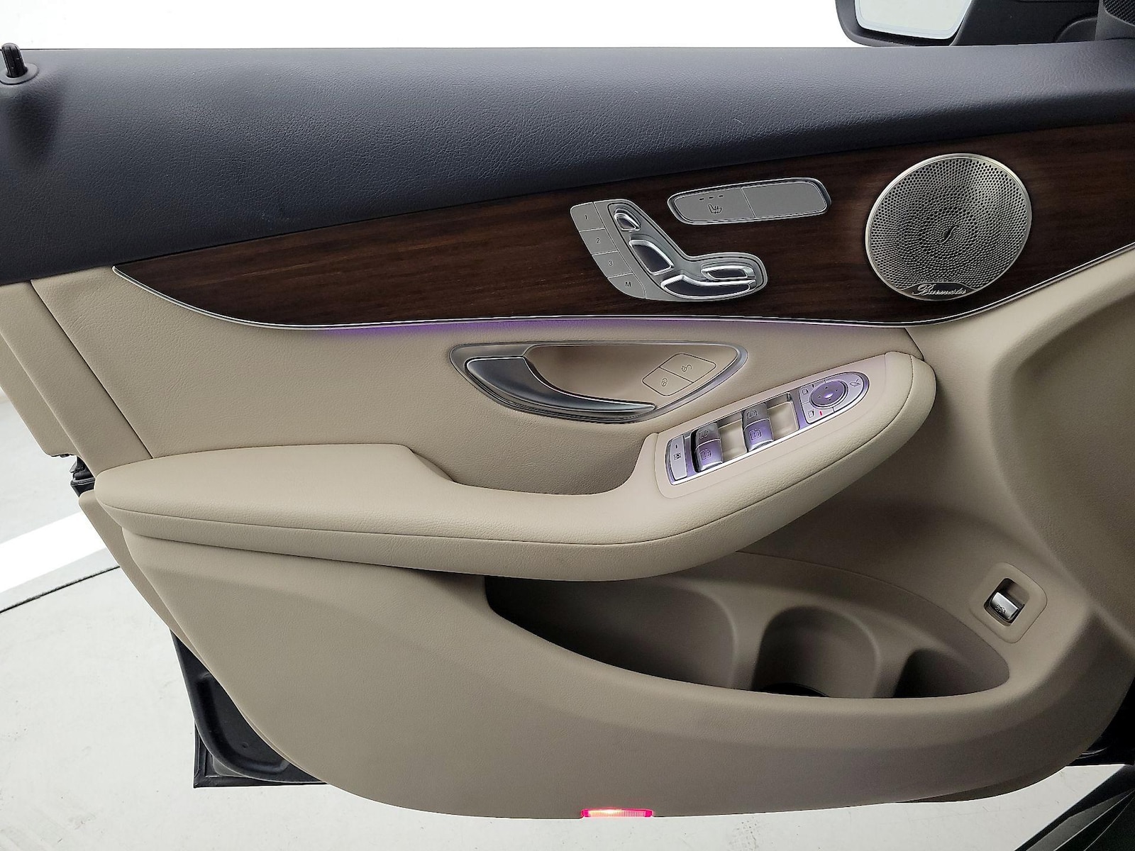 2021 Mercedes-Benz GLC GLC300 - Photo 13