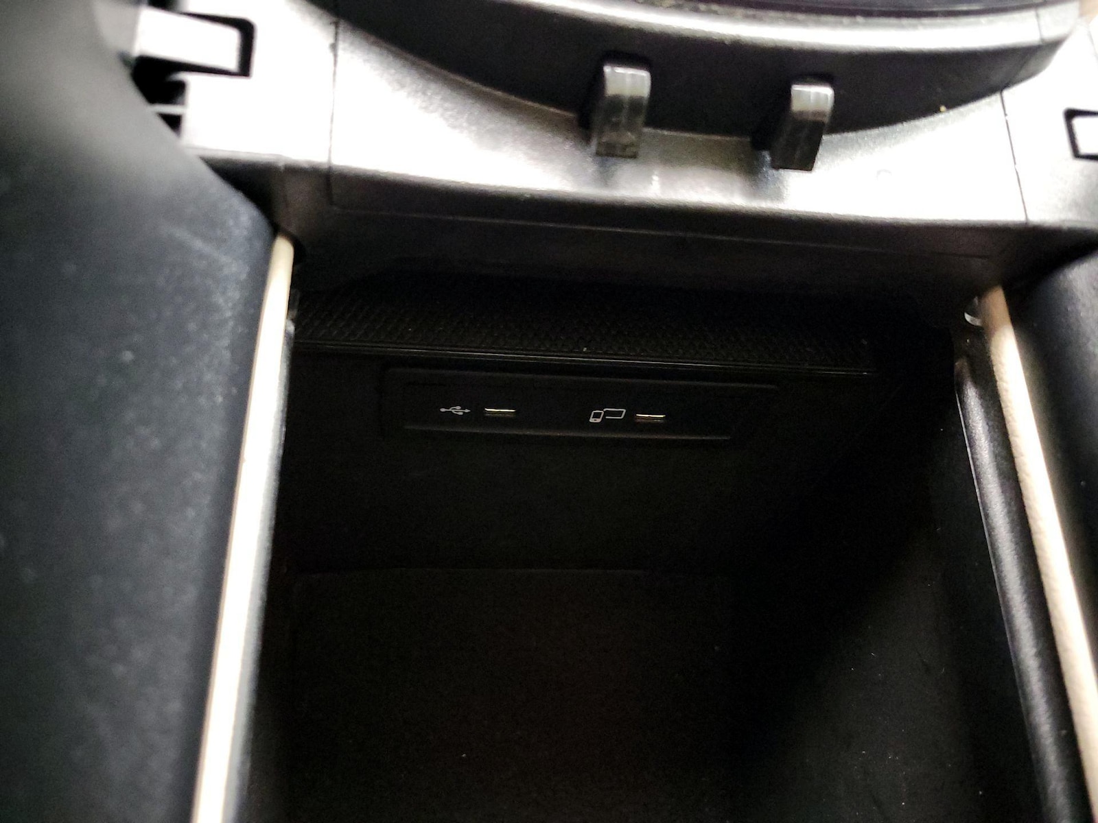 2021 Mercedes-Benz GLC GLC300 - Photo 19