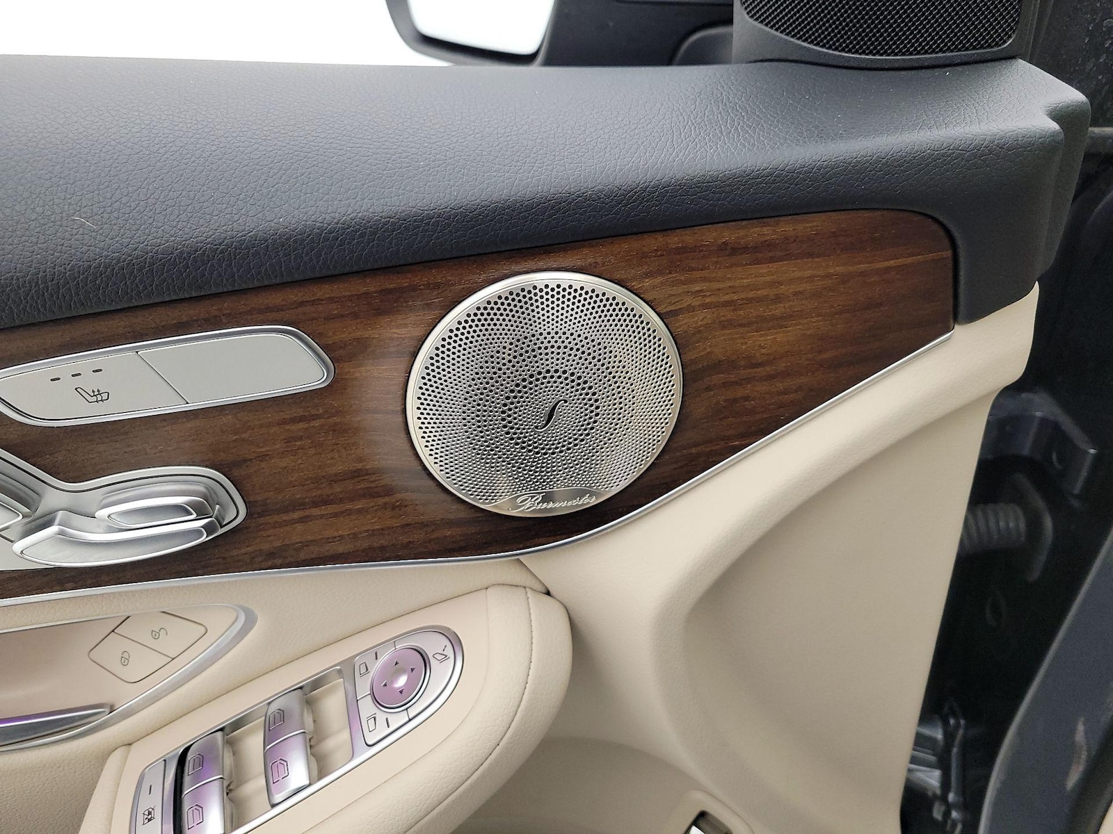 2021 Mercedes-Benz GLC GLC300 - Photo 25