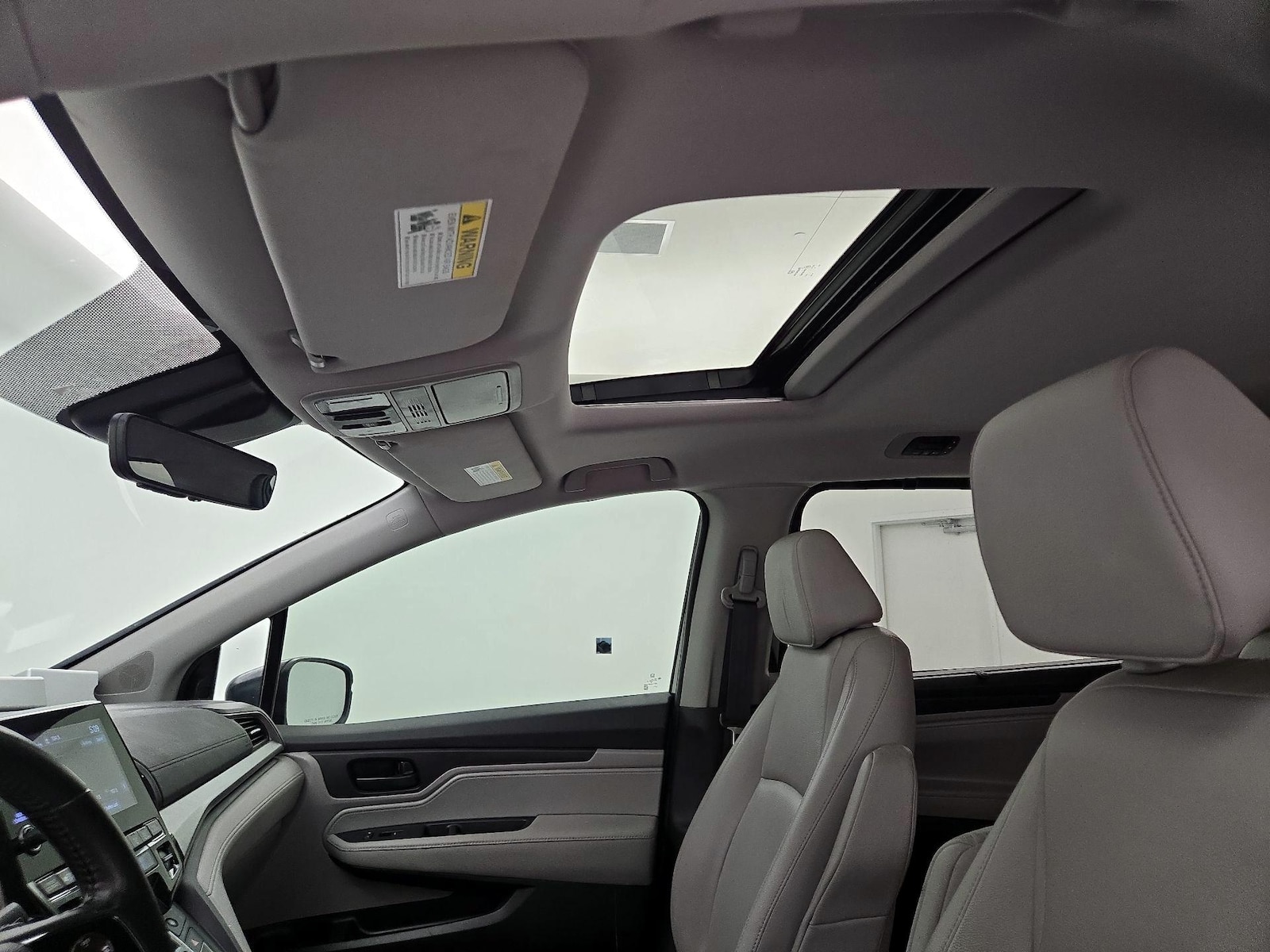 Sunroof(s) & Overhead Airbags