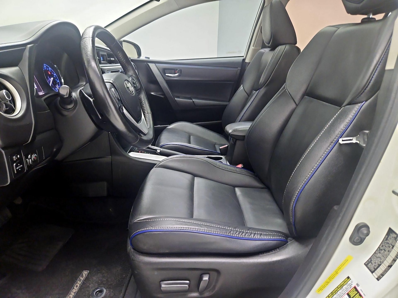 2017 Toyota Corolla XSE - Photo 12