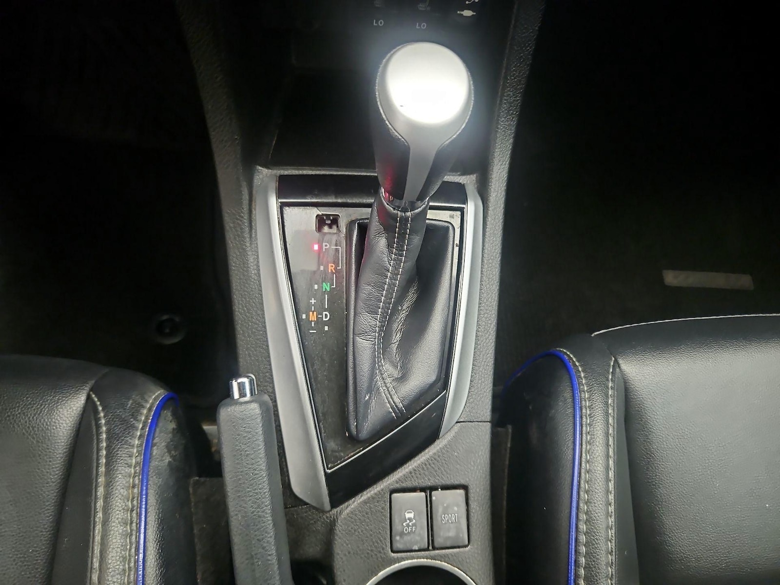 2017 Toyota Corolla XSE - Photo 18