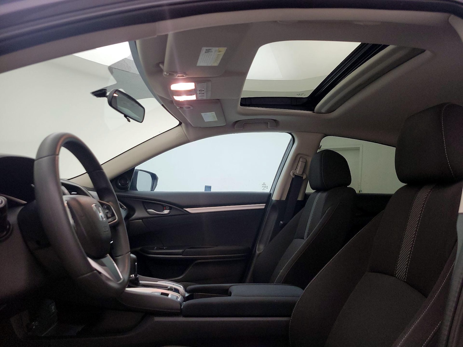 Sunroof(s) & Overhead Airbags