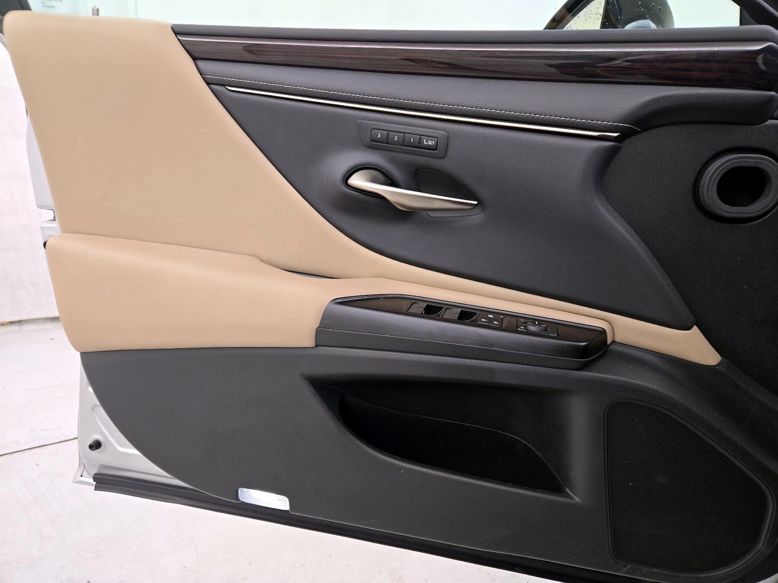 2019 Lexus ES 350 - Photo 13