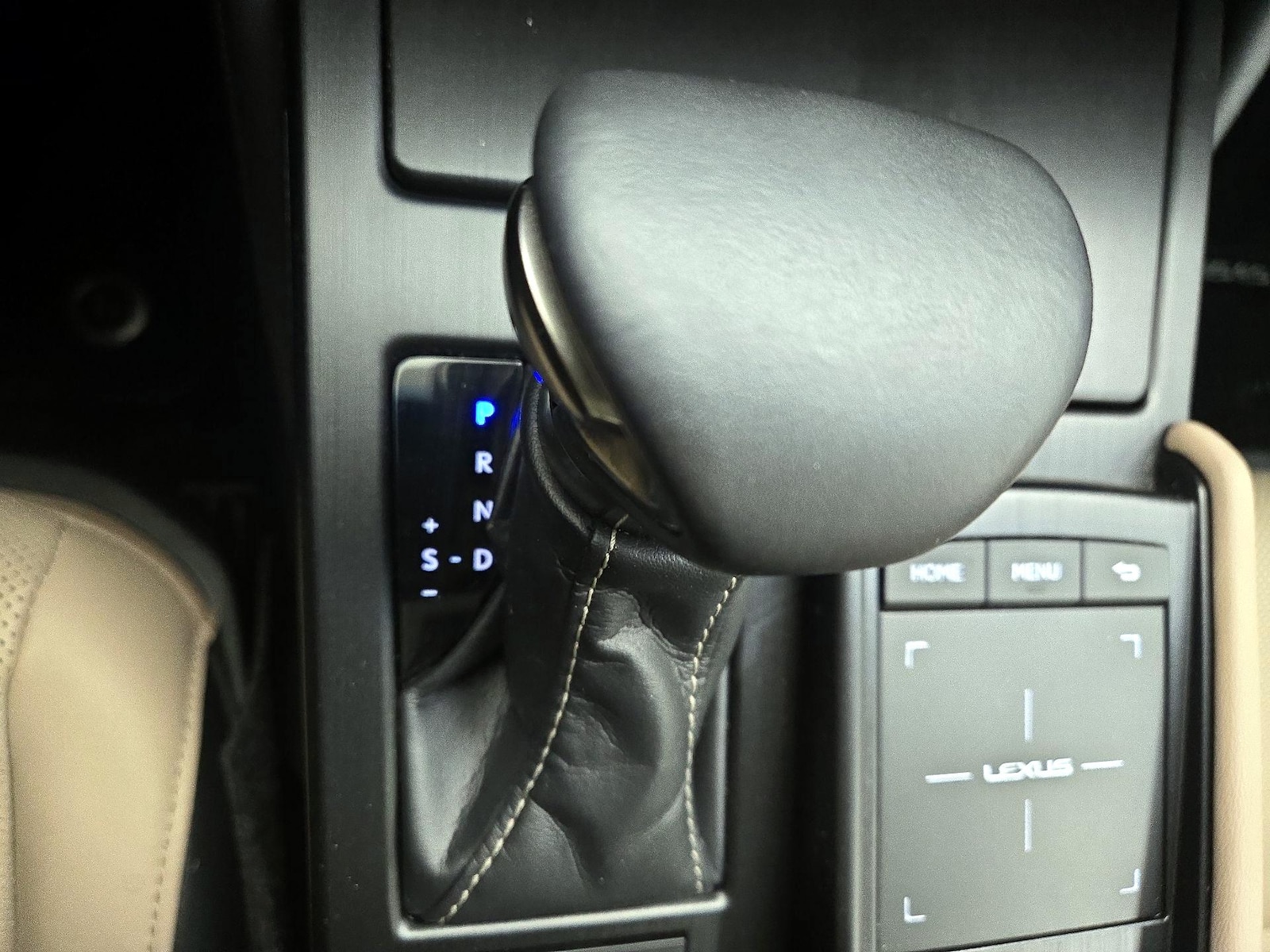 2019 Lexus ES 350 - Photo 18