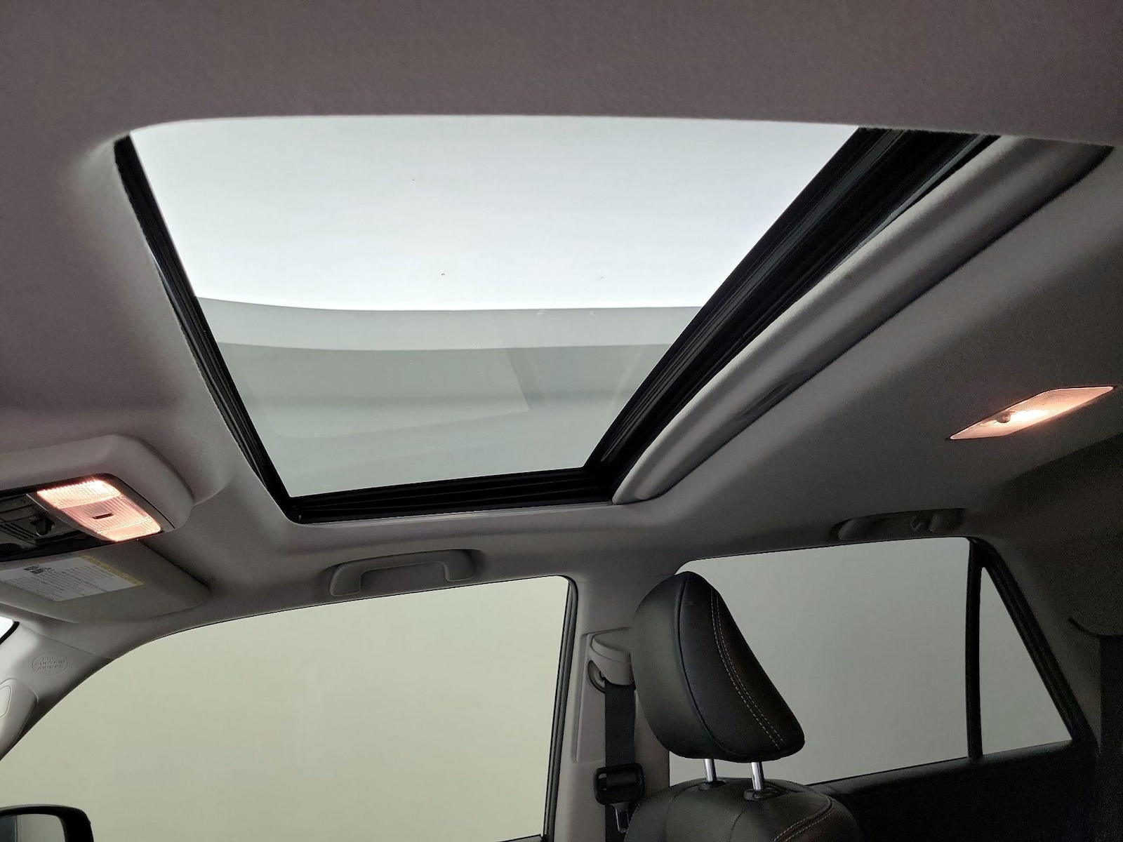 Sunroof(s) & Overhead Airbags