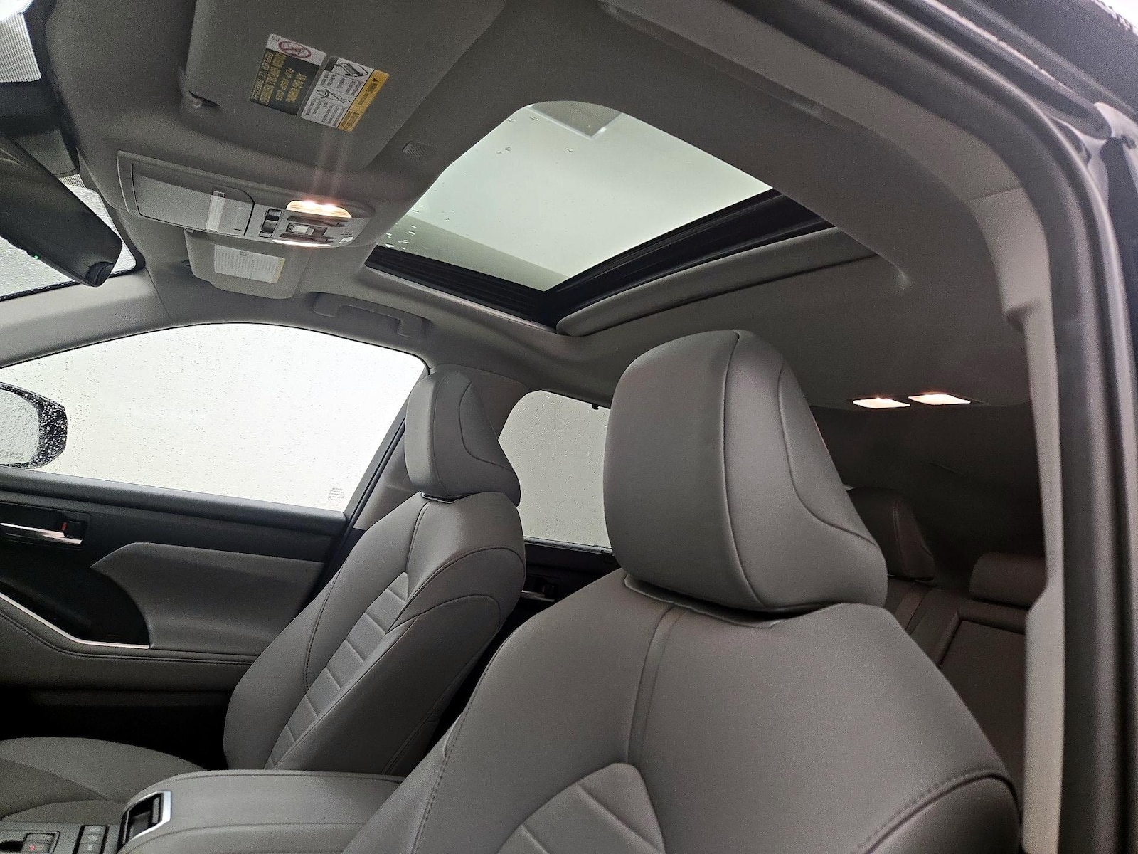Sunroof(s) & Overhead Airbags