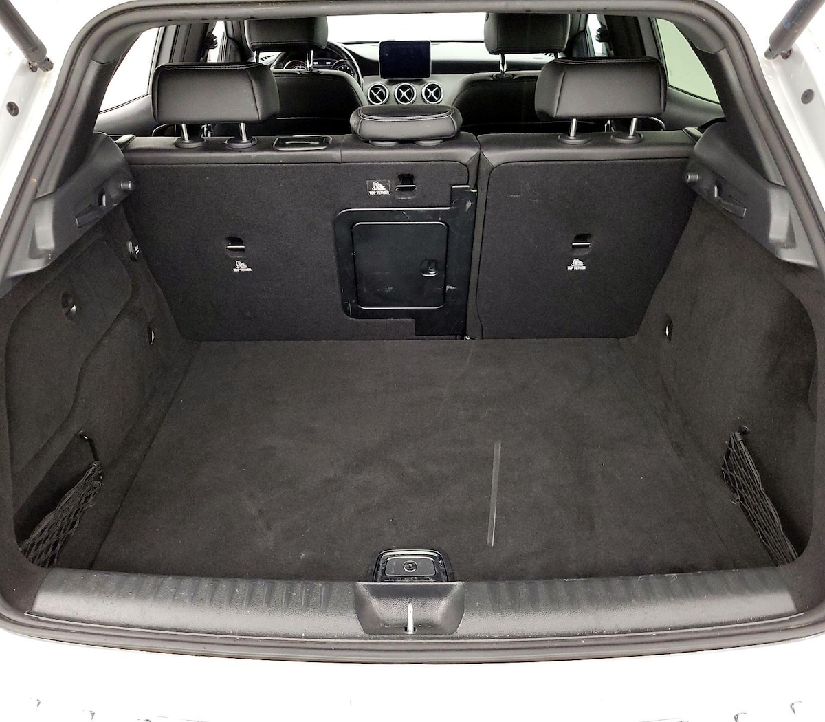 Trunk/Cargo (Seats Up)