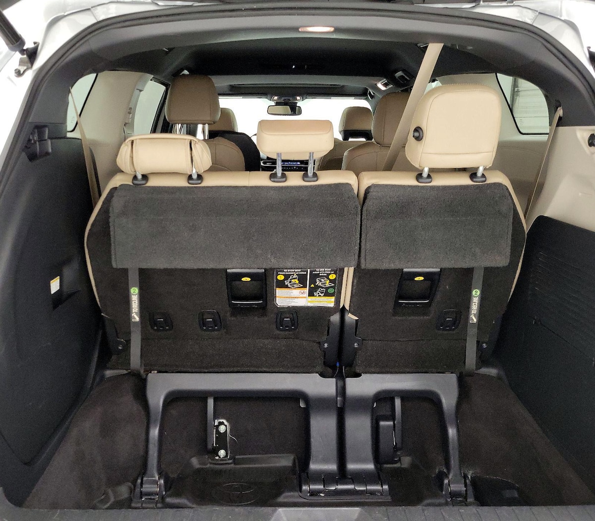 Trunk/Cargo (Seats Up)