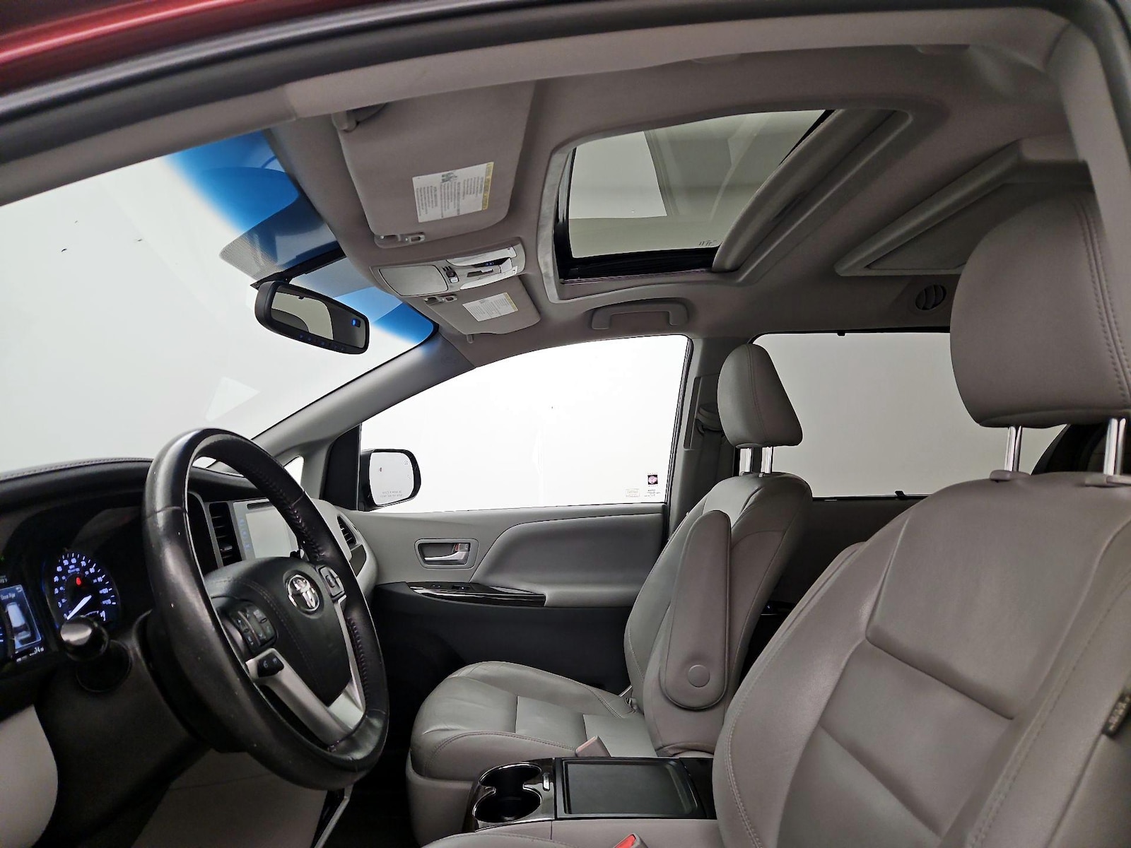 Sunroof(s) & Overhead Airbags