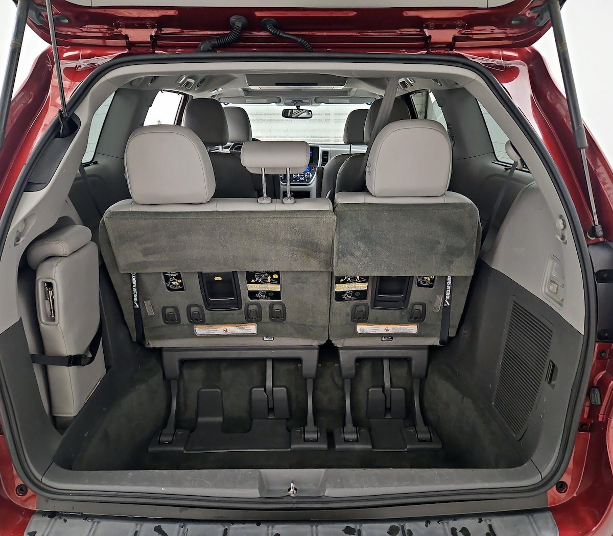 Trunk/Cargo (Seats Up)