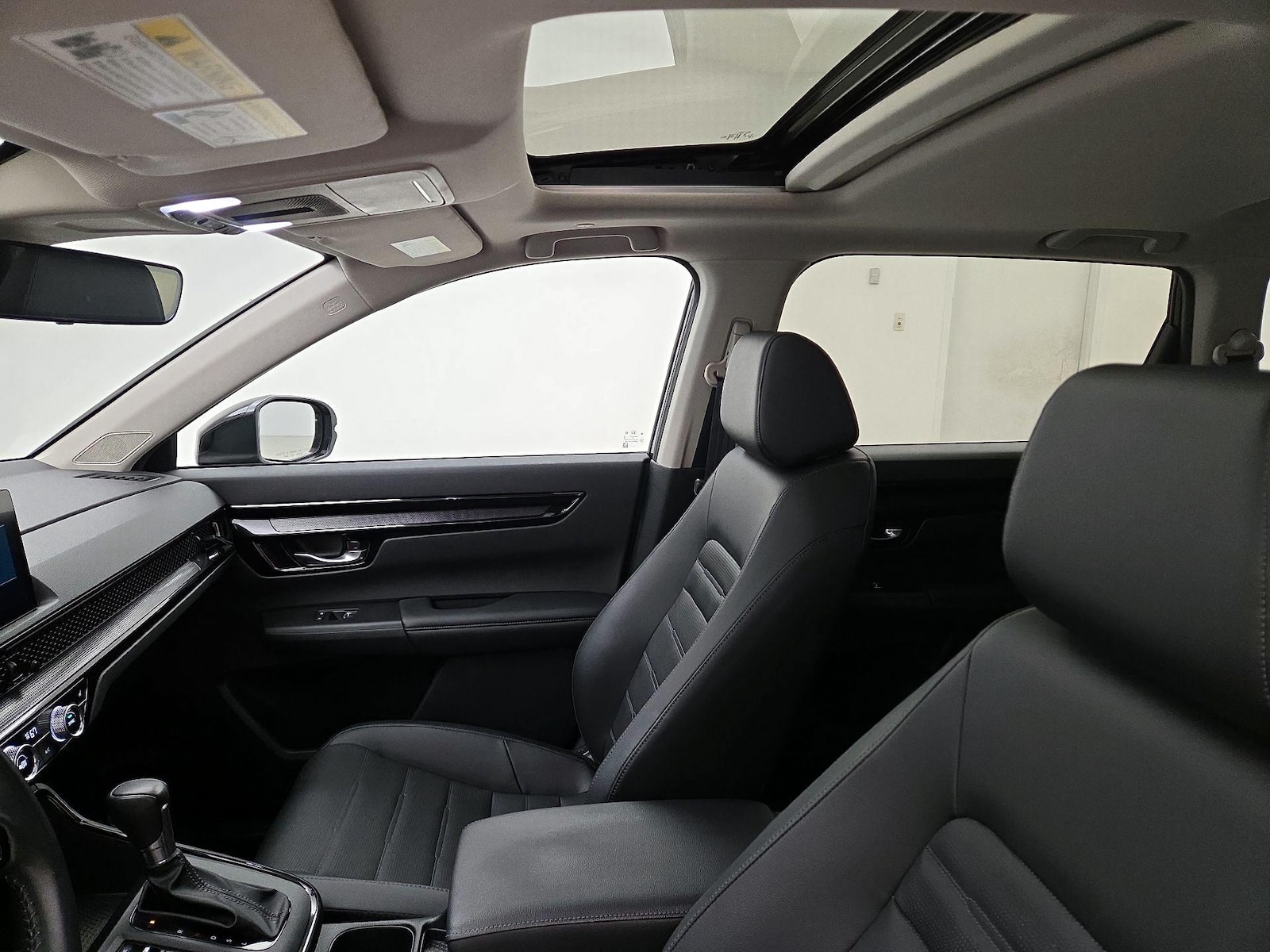 Sunroof(s) & Overhead Airbags