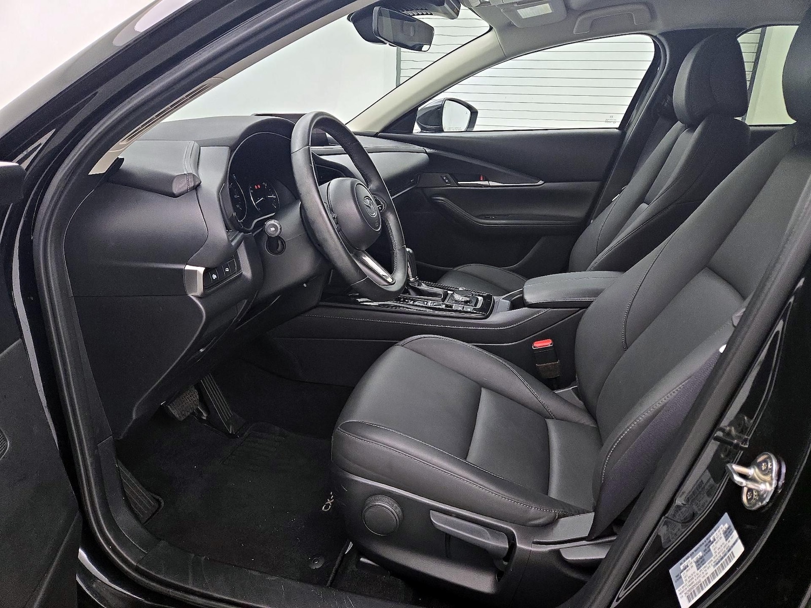 Side Airbags & Leatherette Seats
