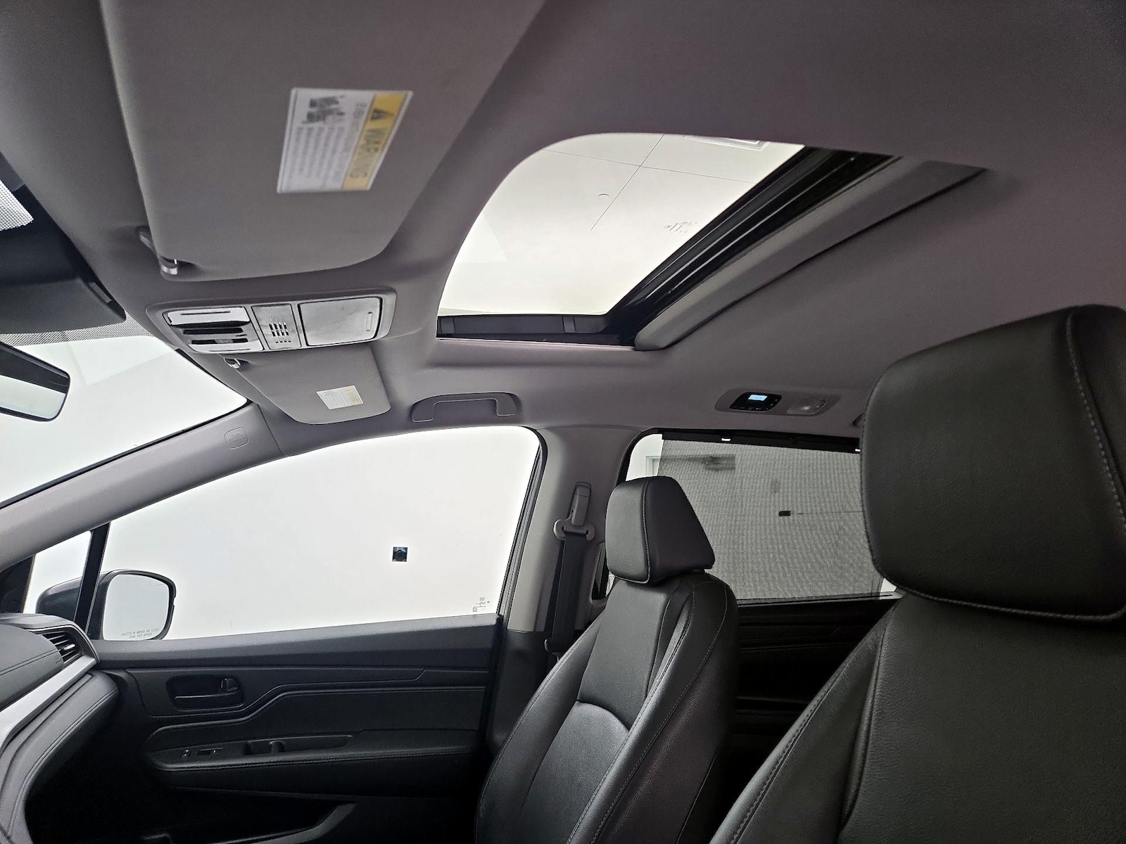 Sunroof(s) & Overhead Airbags