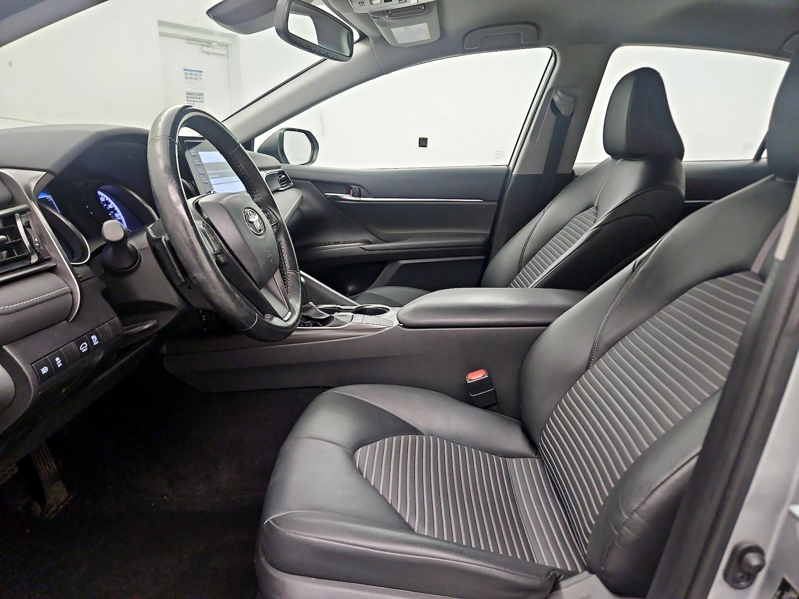 Power Seat(s) & Side Airbags
