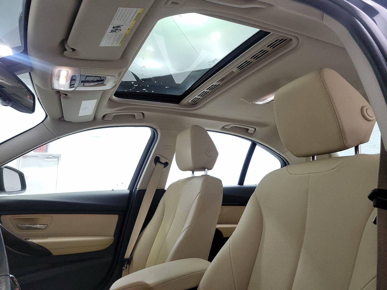 Sunroof(s) & Overhead Airbags