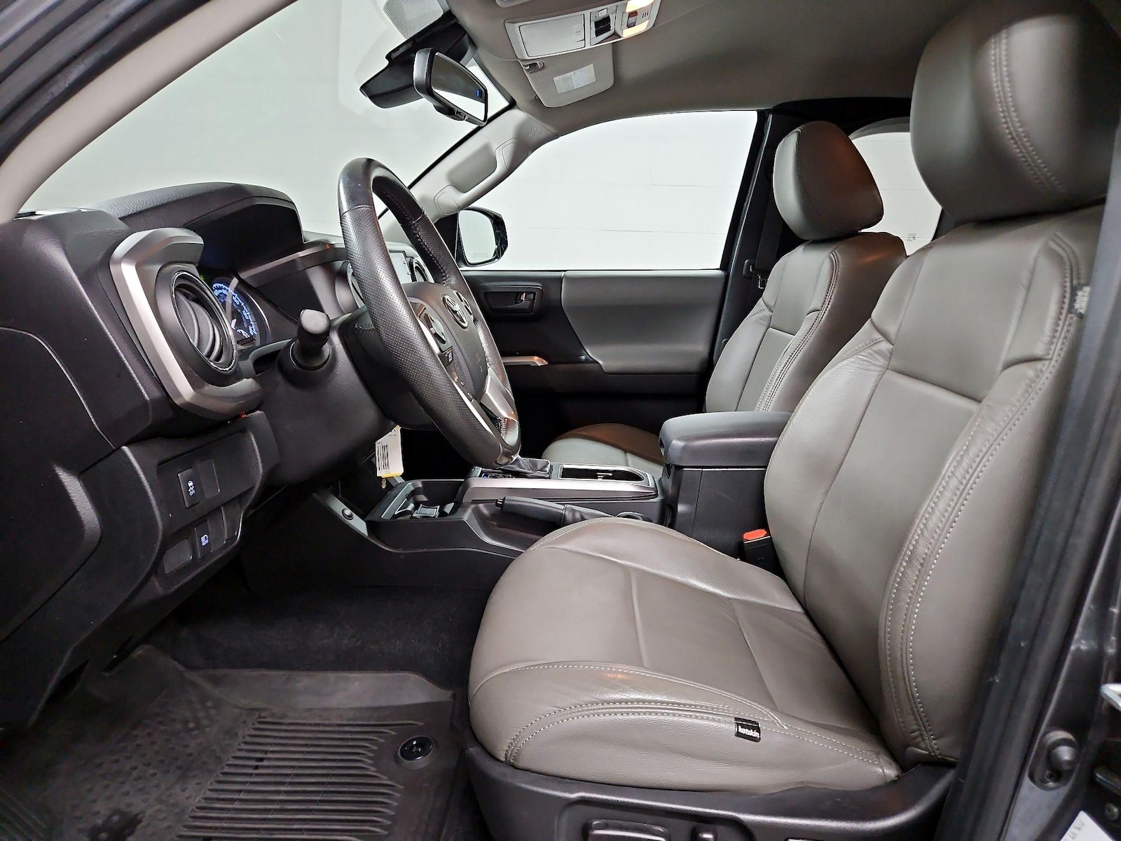 Power Seat(s) & Leather Seats