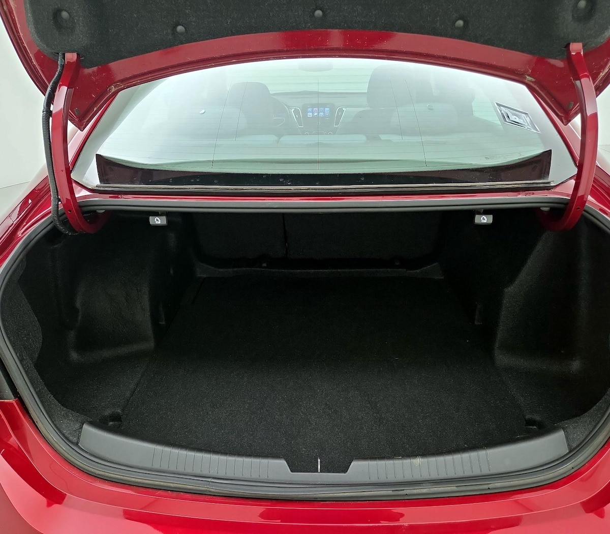 Trunk/Cargo (Seats Up)