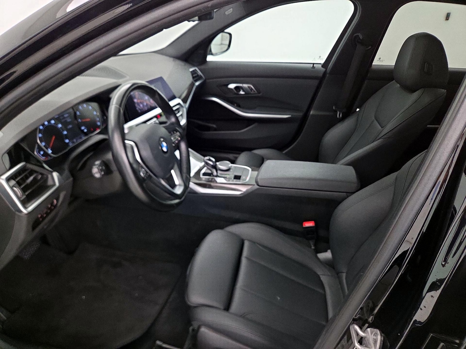 Power Seat(s) & Side Airbags