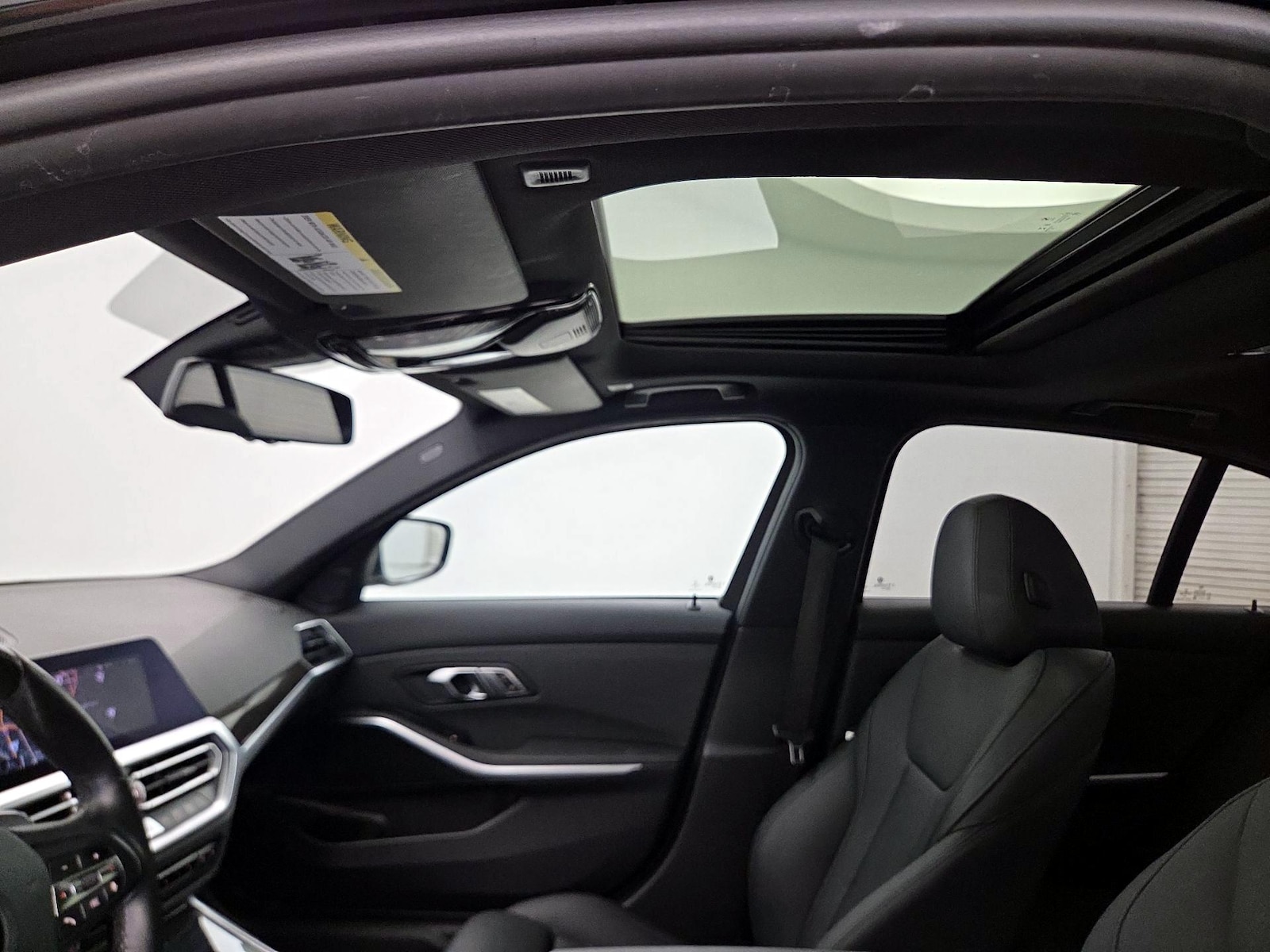 Sunroof(s) & Overhead Airbags