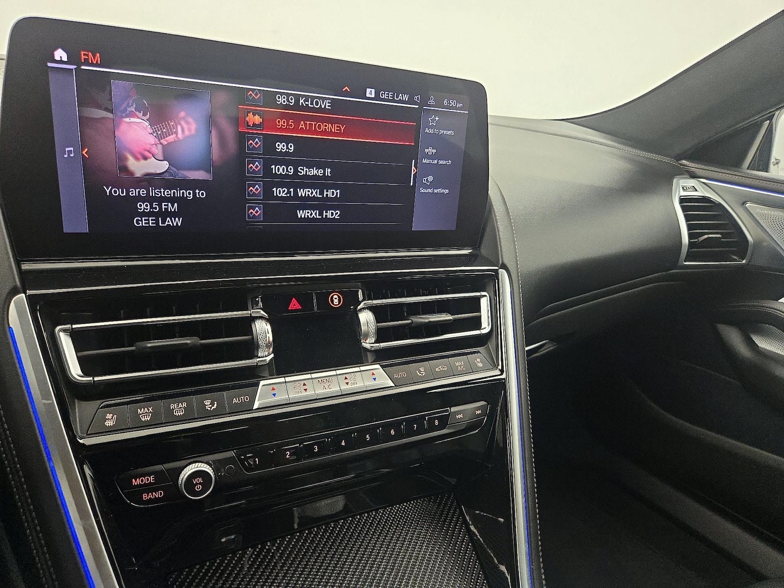 2023 BMW 8 Series M850i - Photo 17