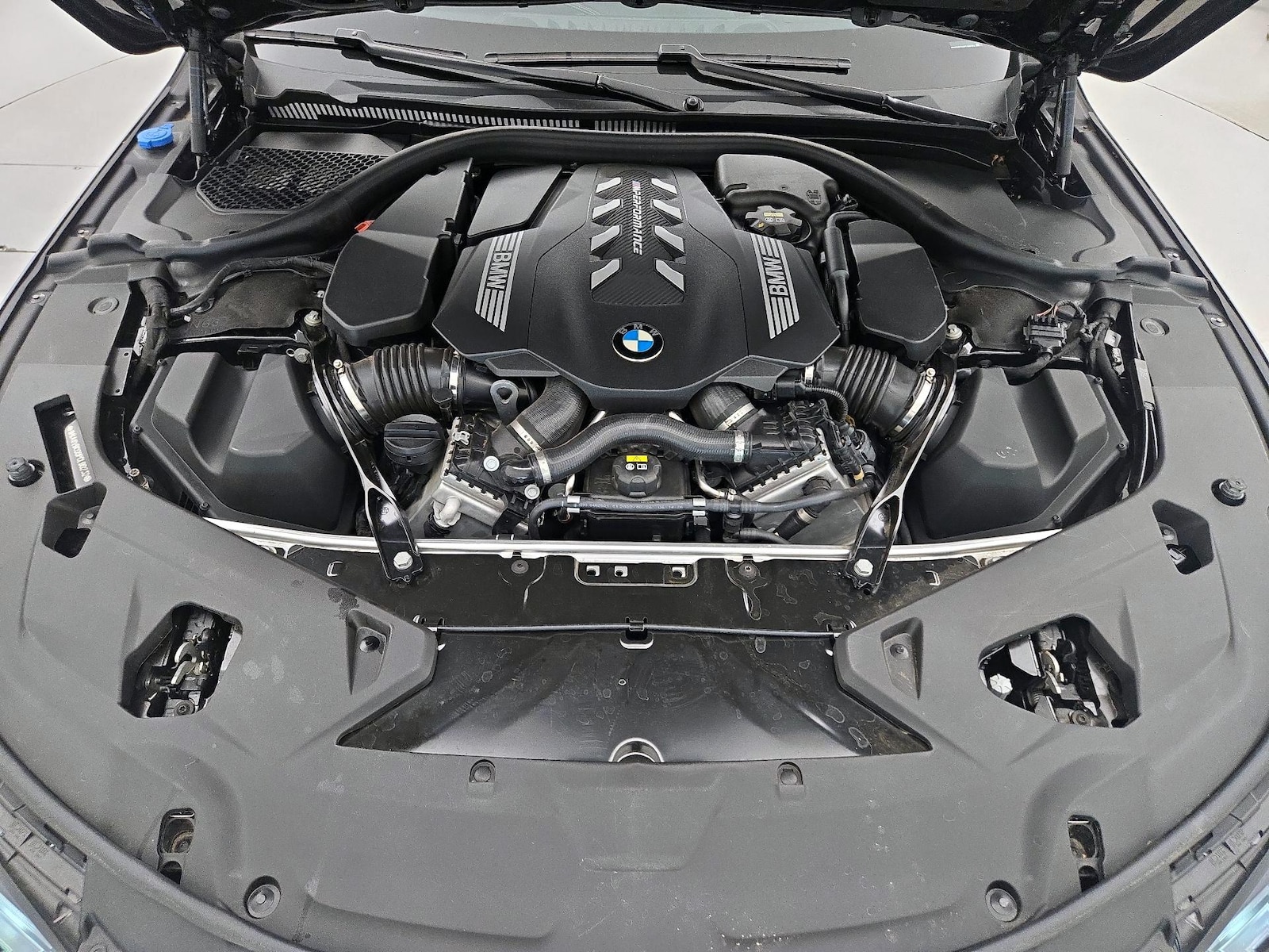 2023 BMW 8 Series M850i - Photo 23