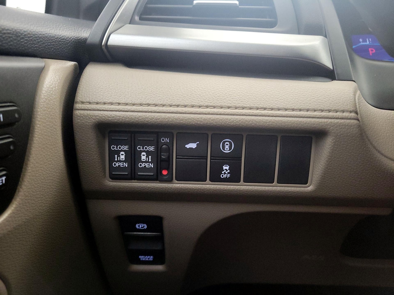 2024 Honda Odyssey EX-L - Photo 14