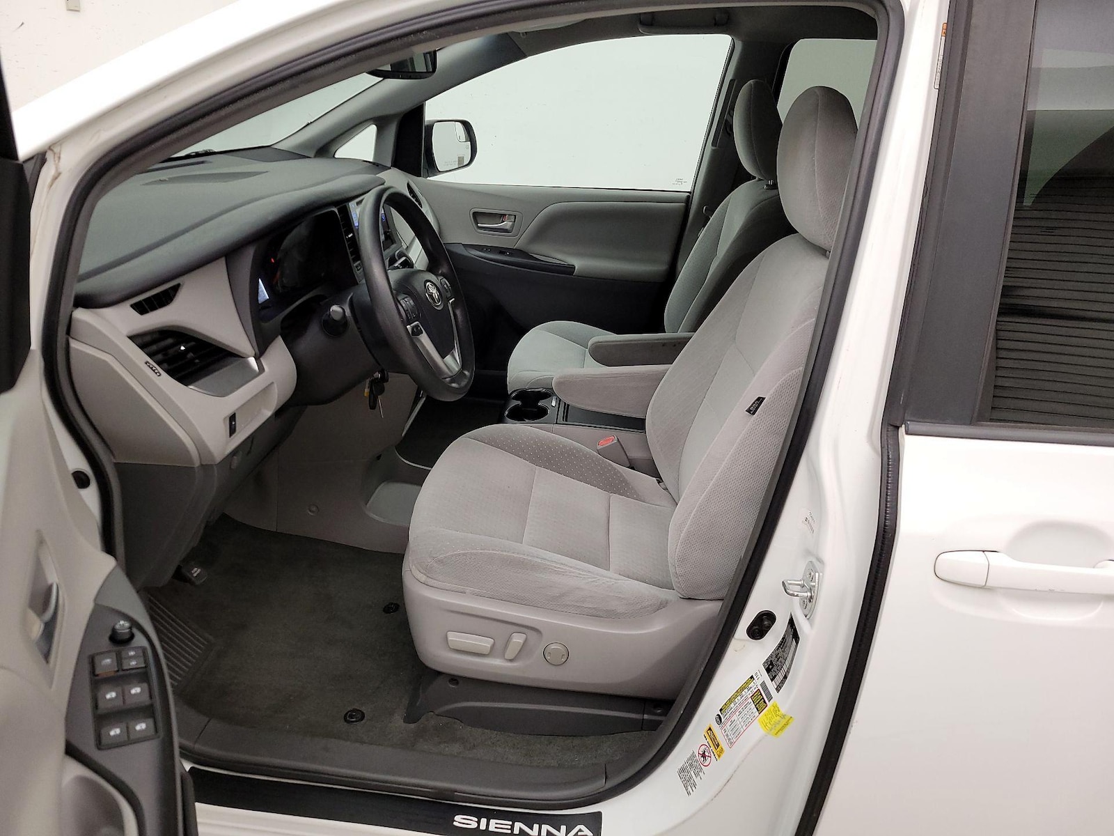 Power Seat(s) & Side Airbags