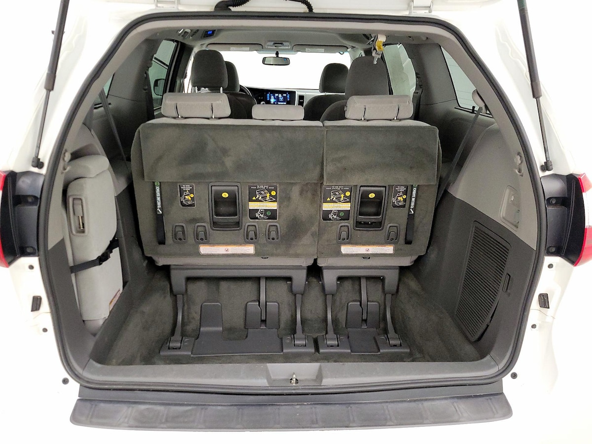 Trunk/Cargo (Seats Up)