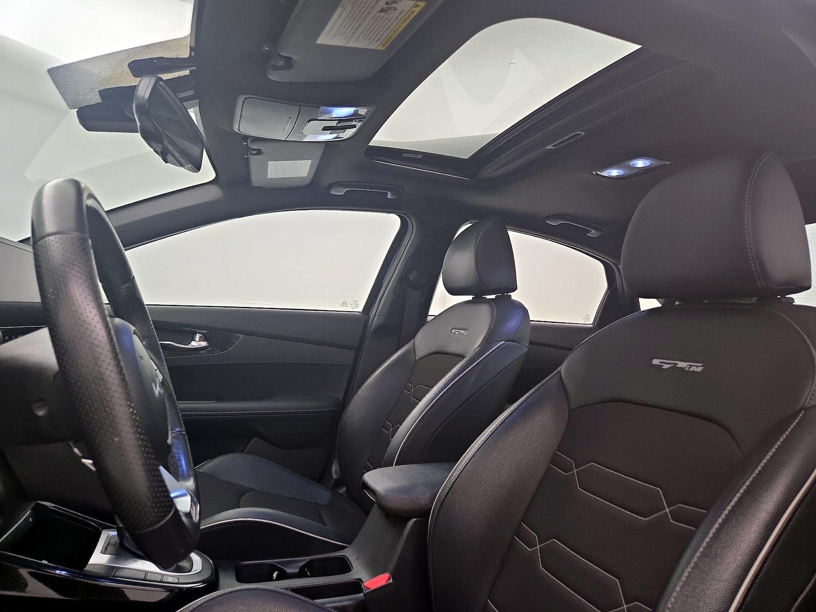 Sunroof(s) & Overhead Airbags