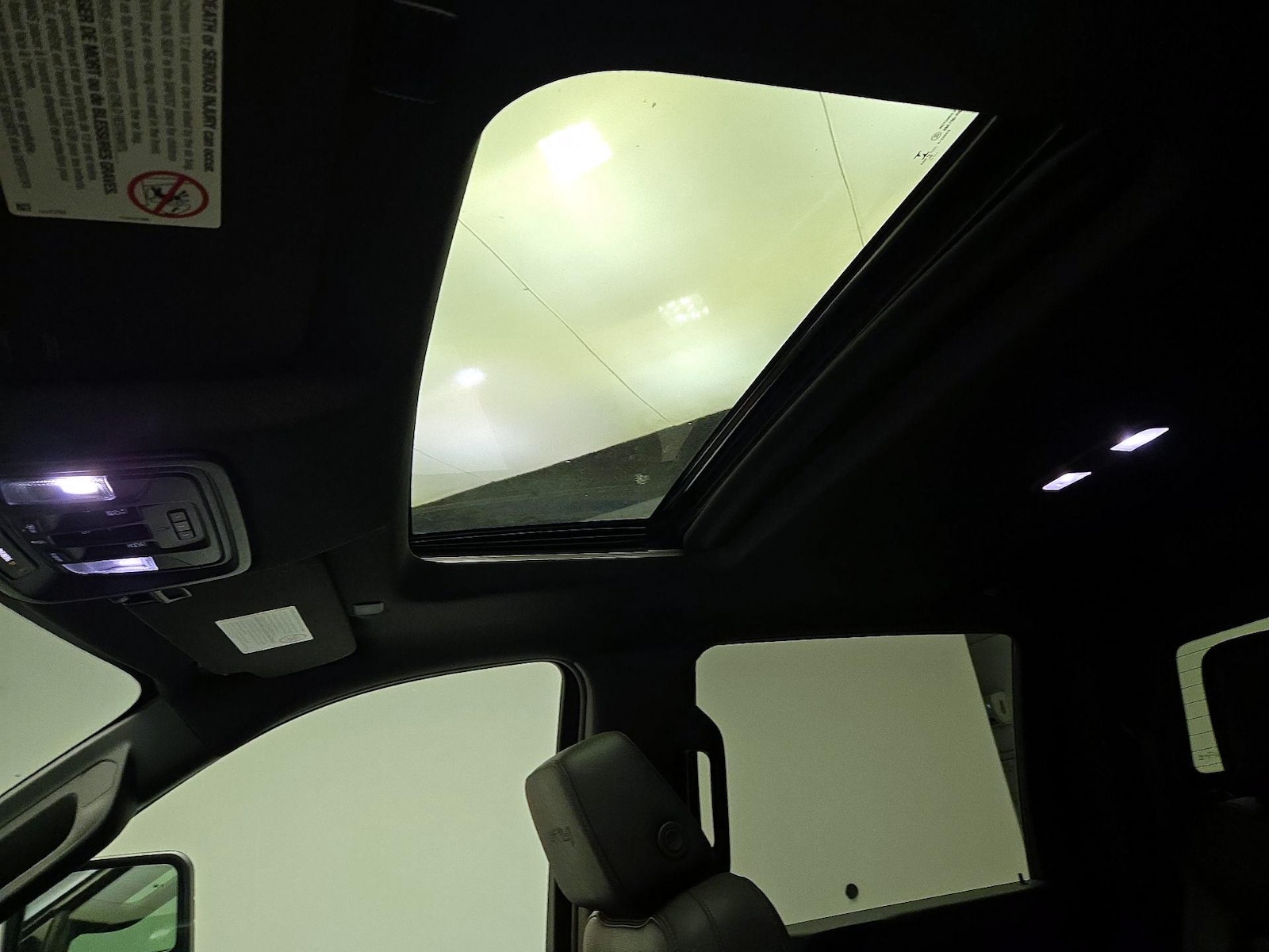 Sunroof(s) & Overhead Airbags