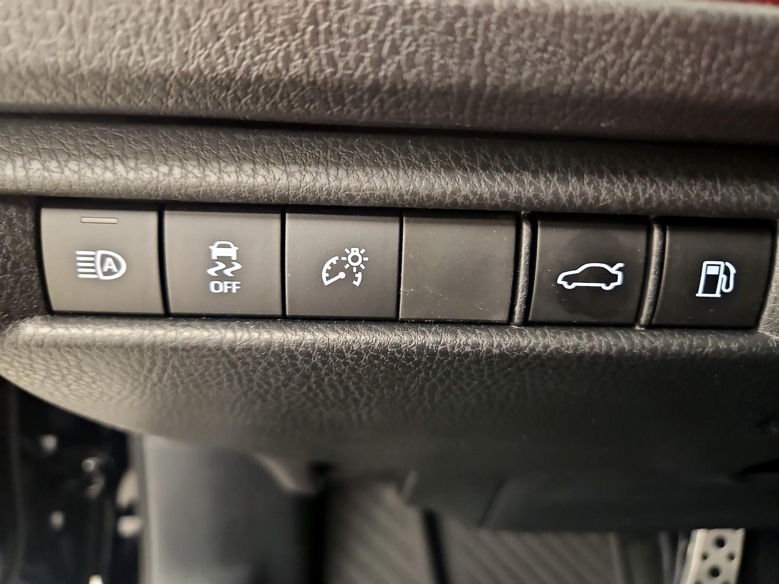 2026 Toyota Camry XSE - Photo 14