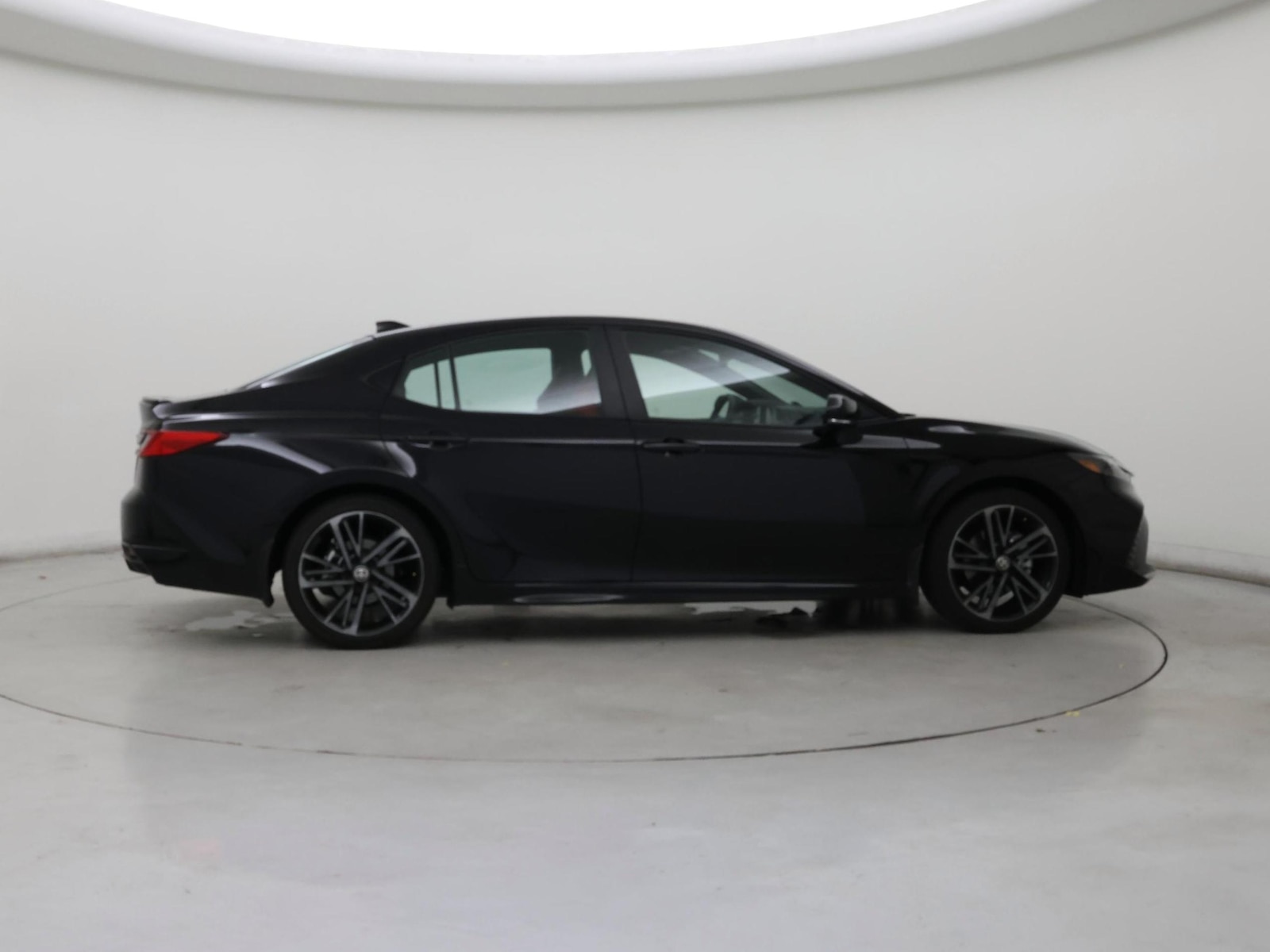 2026 Toyota Camry XSE - Photo 8