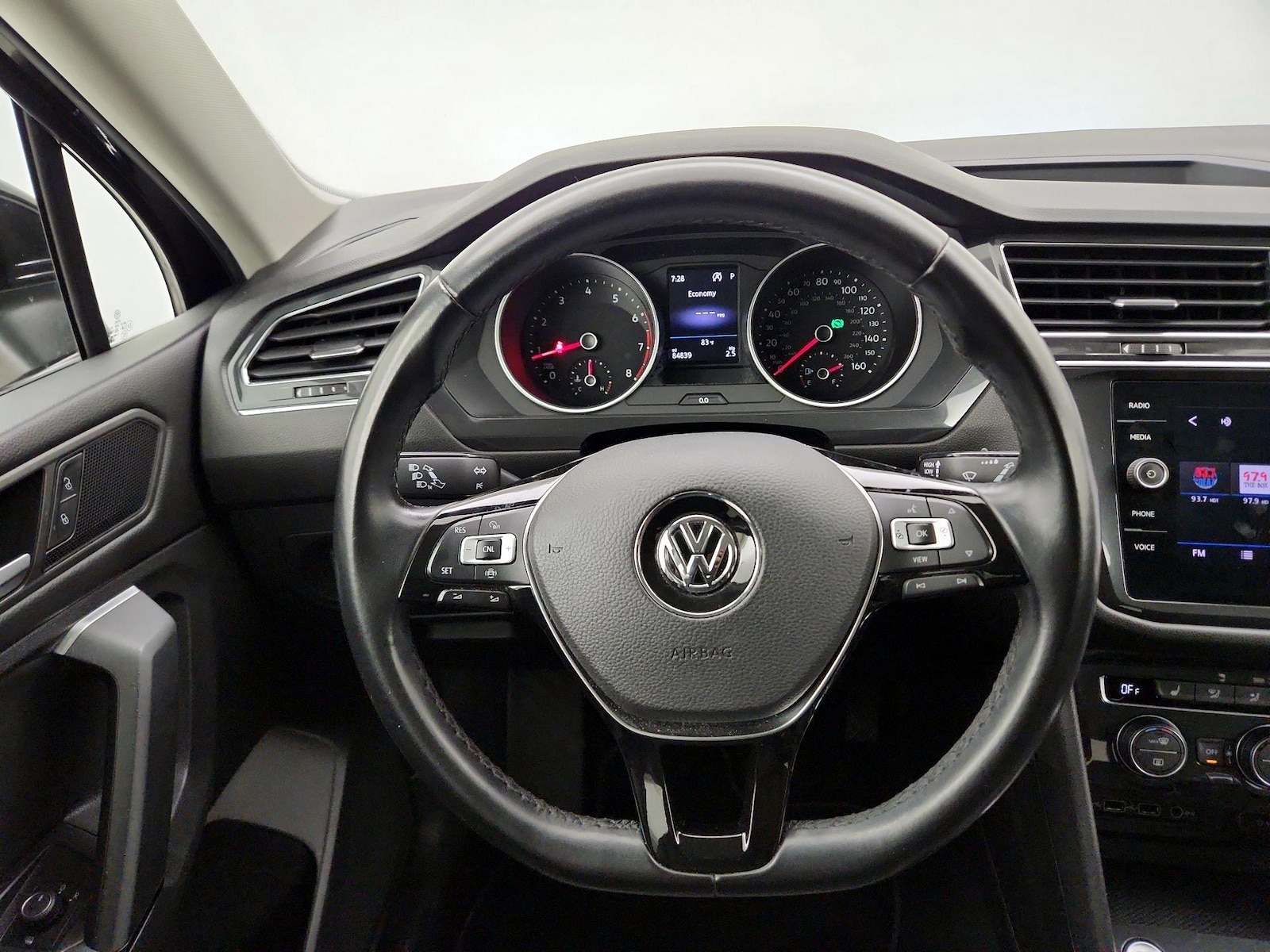 2019 Volkswagen Tiguan SE - Photo 11