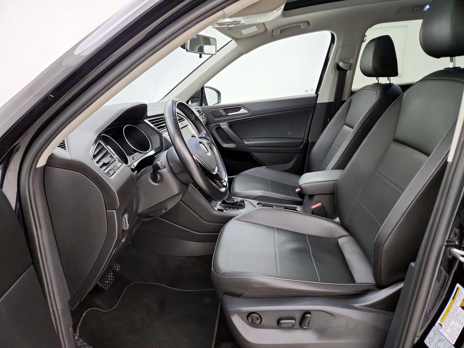 2019 Volkswagen Tiguan SE - Photo 12