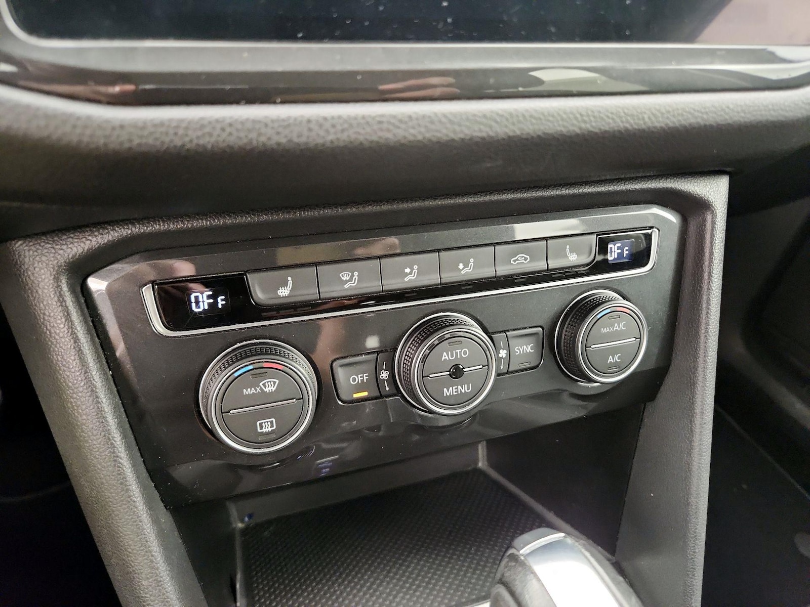 2019 Volkswagen Tiguan SE - Photo 17