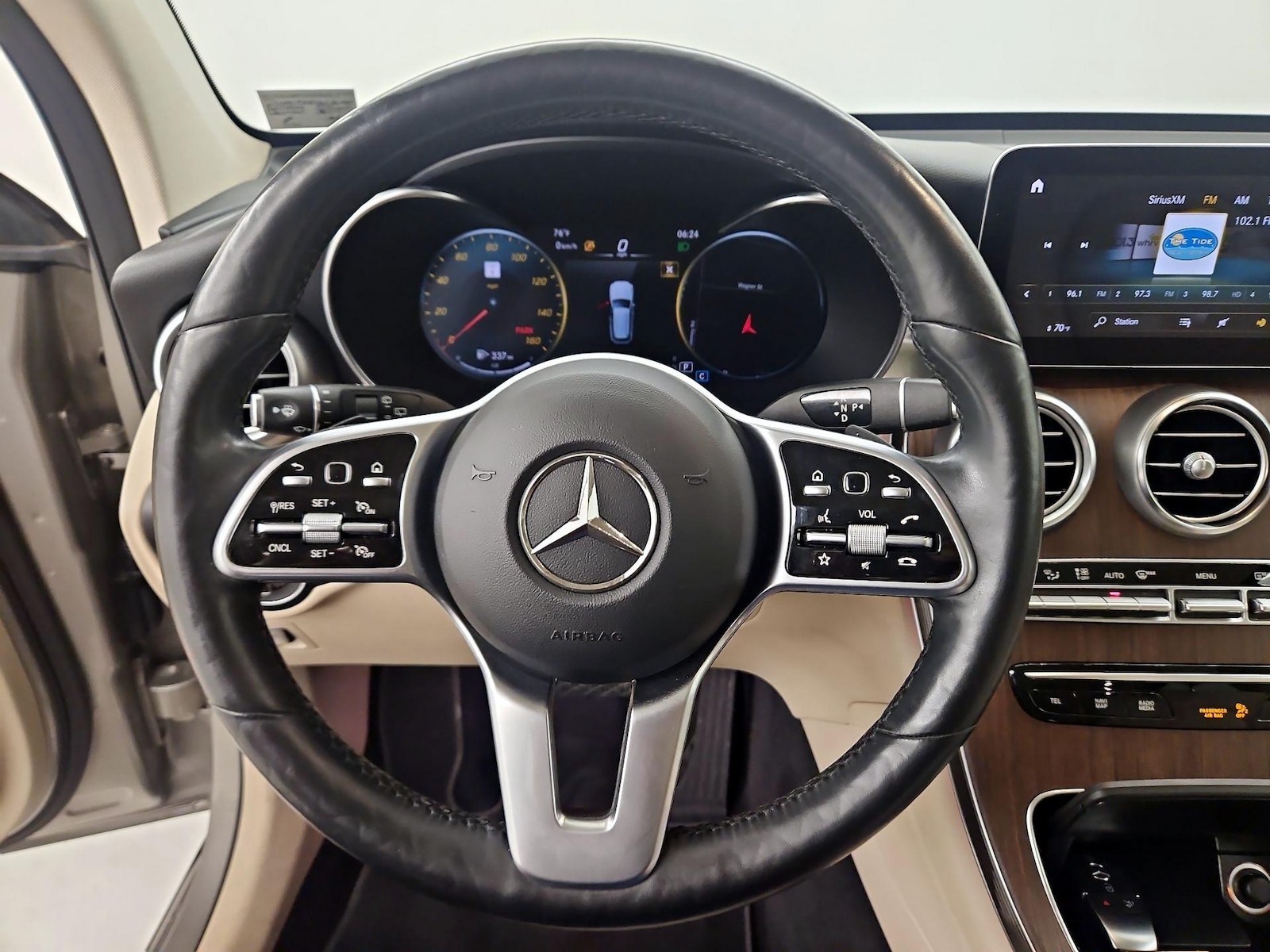 2021 Mercedes-Benz GLC GLC300 - Photo 11