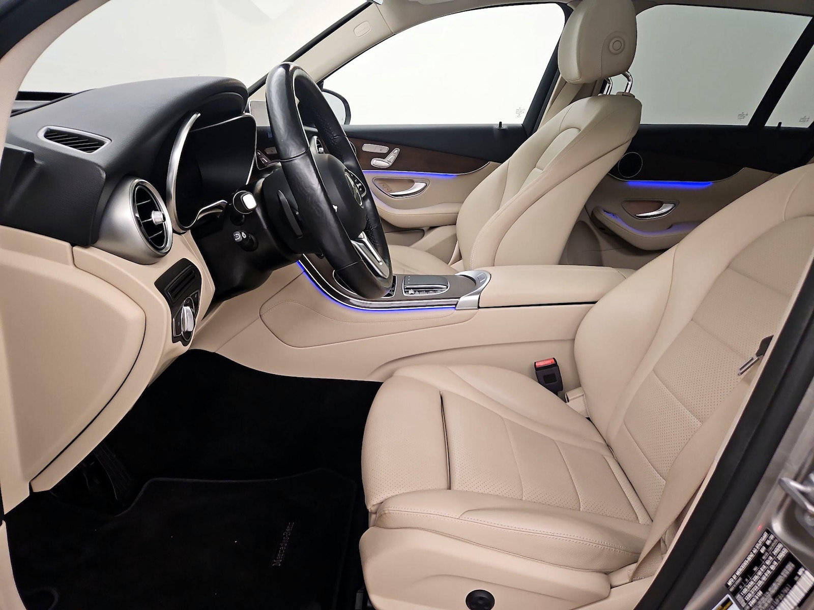 2021 Mercedes-Benz GLC GLC300 - Photo 12