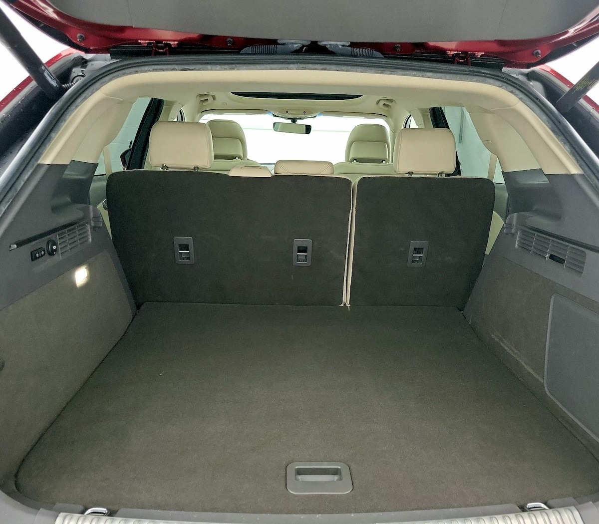 Trunk/Cargo (Seats Up)