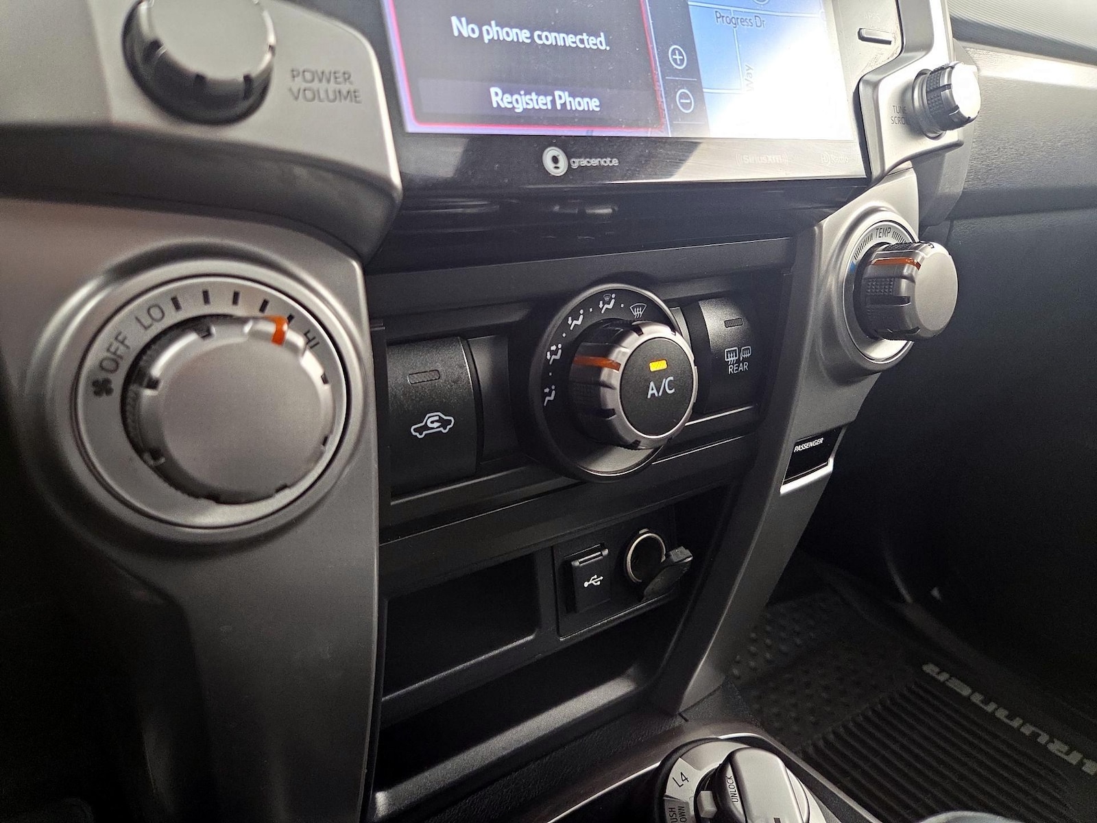 2020 Toyota 4Runner SR5 Premium - Photo 18