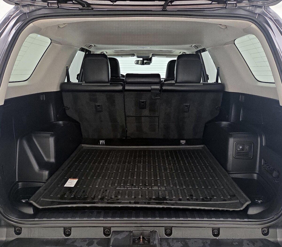 Trunk/Cargo (Seats Up)