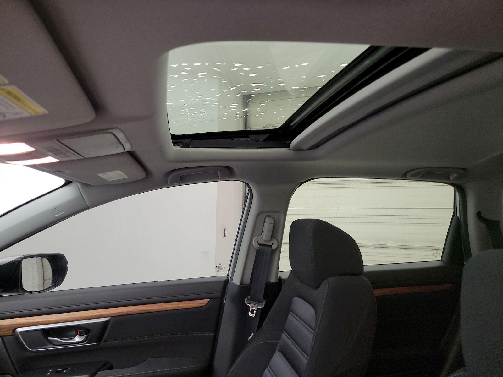 Sunroof(s) & Overhead Airbags
