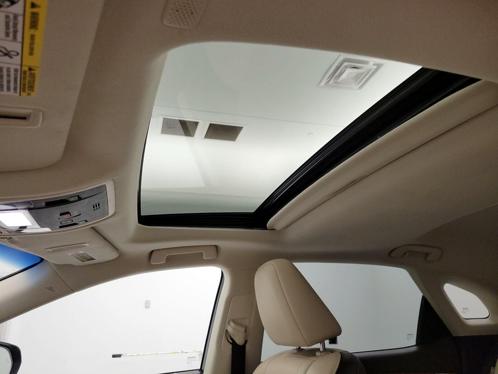 Sunroof(s) & Overhead Airbags