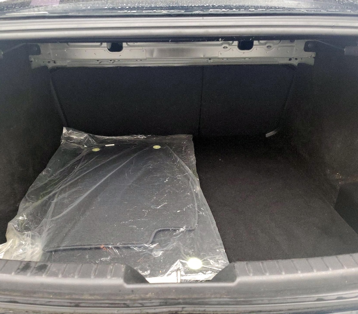 Trunk/Cargo (Seats Up)