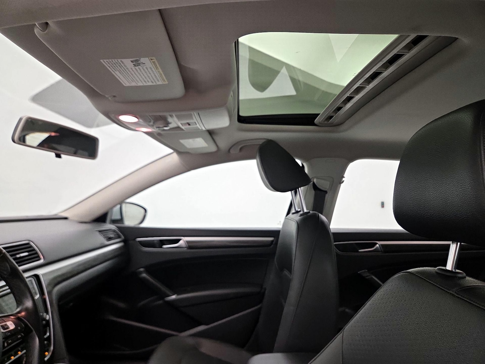 Sunroof(s) & Overhead Airbags