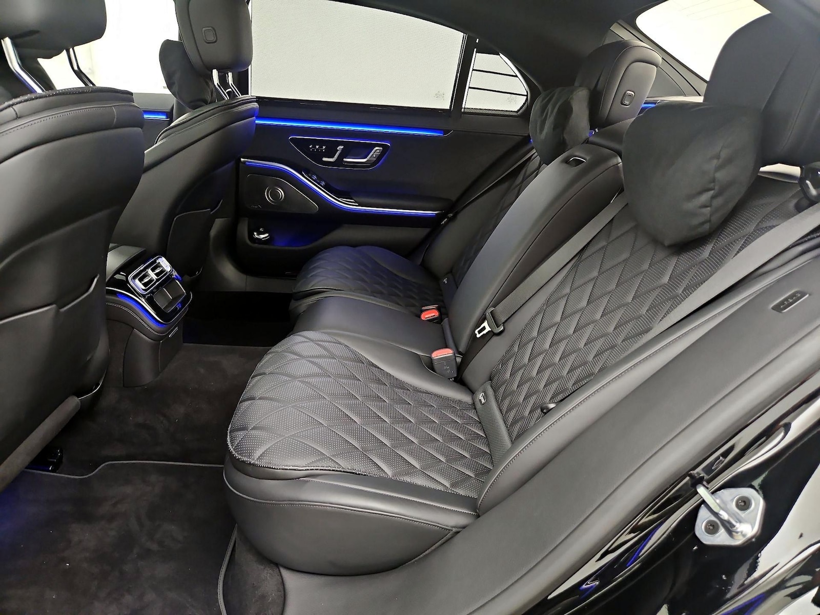 Rear A/C Seat(s)