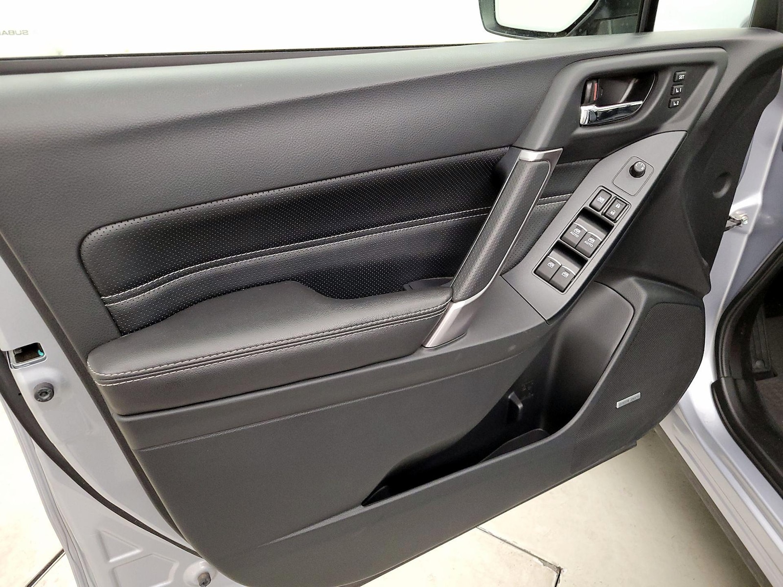 2018 Subaru Forester Touring - Photo 11