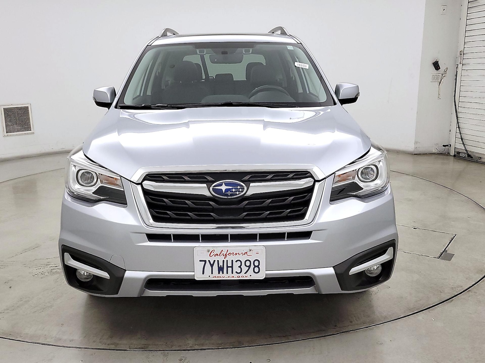 2018 Subaru Forester Touring - Photo 2